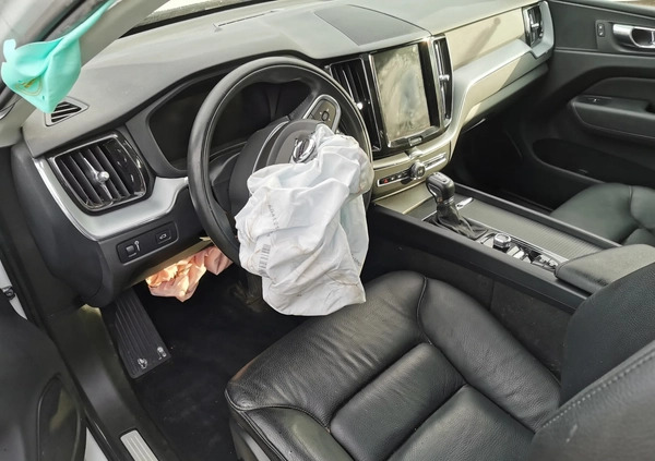 Volvo XC 60 cena 41900 przebieg: 20000, rok produkcji 2019 z Warszawa małe 254